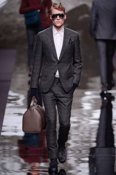 Look 8
